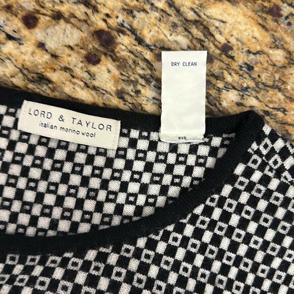 Lord & Taylor Vintage Italian Merino Wool Geo Pattern Sweater Size XL - Picture 5 of 9